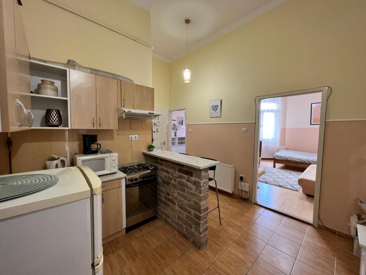 Old Town Apartment Сегед Экстерьер фото